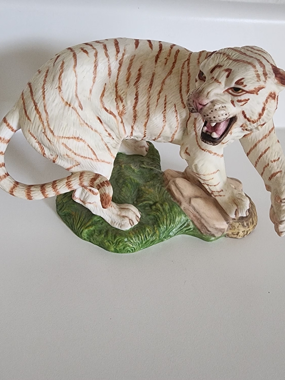 Porcelain White Tiger Figurine with Tan Stripes - Picture 2 of 7